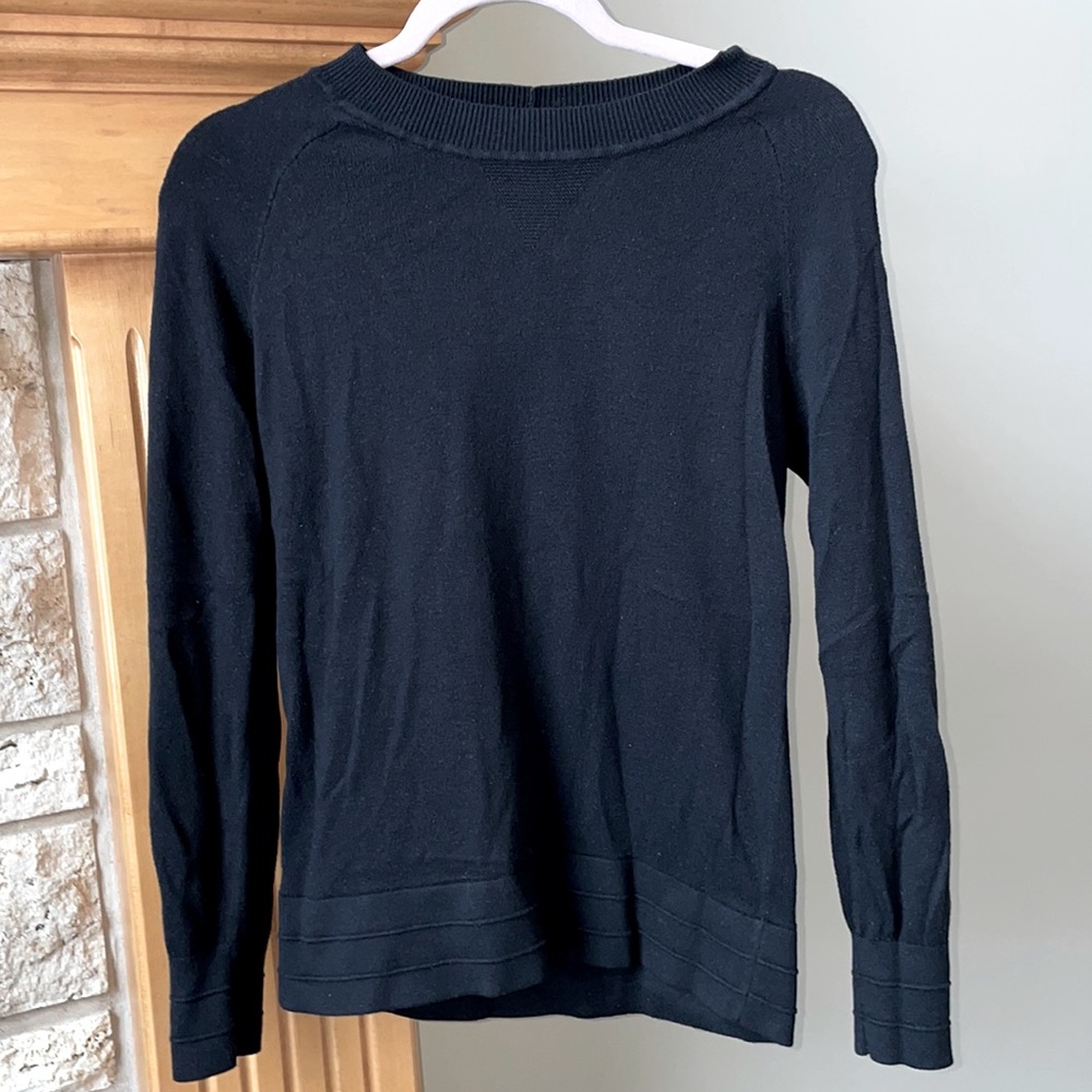 Lululemon Ladies Black Sweater